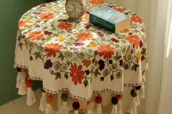 رومیزی گرد پارچه ای