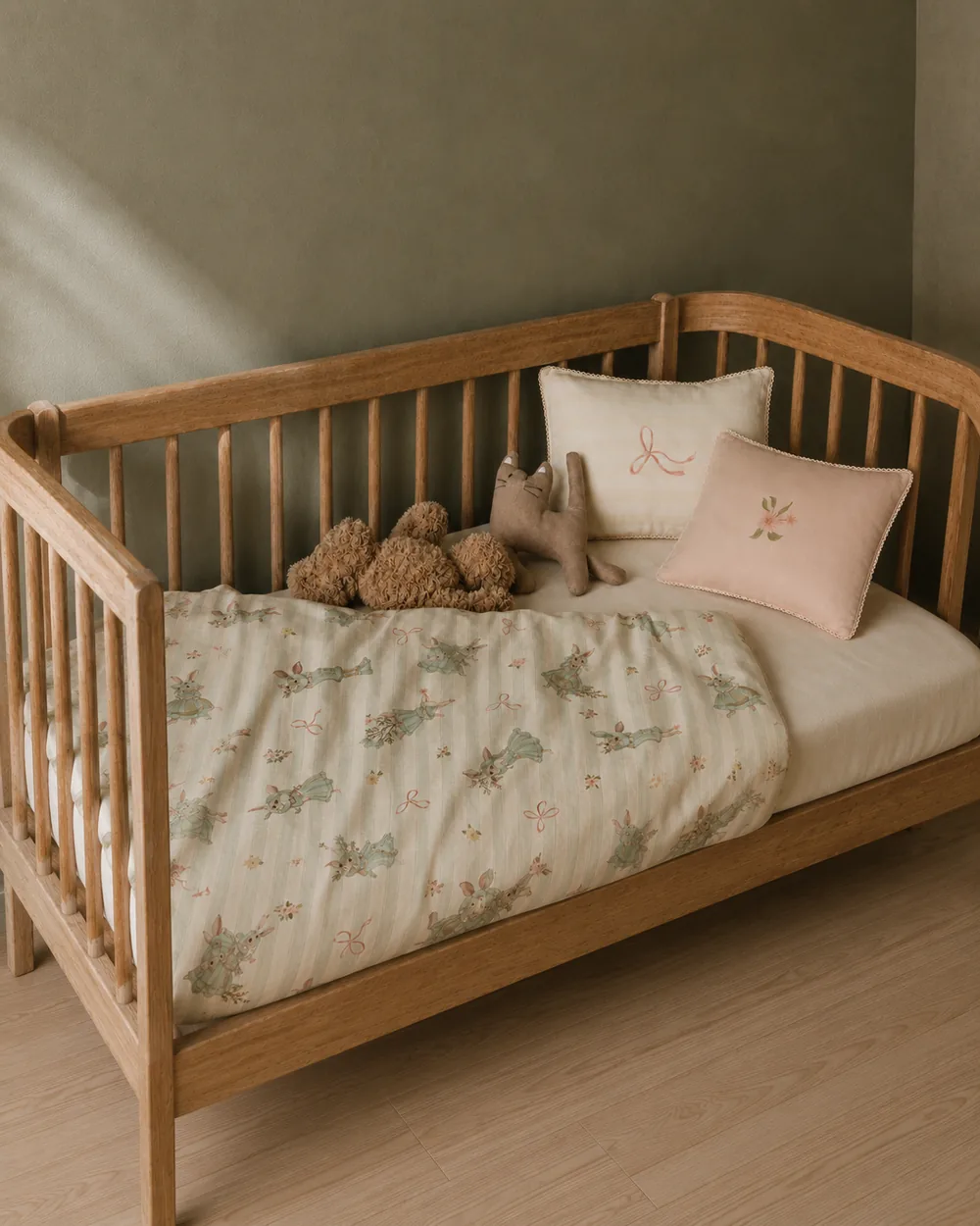 ballerina-bow-crib-side