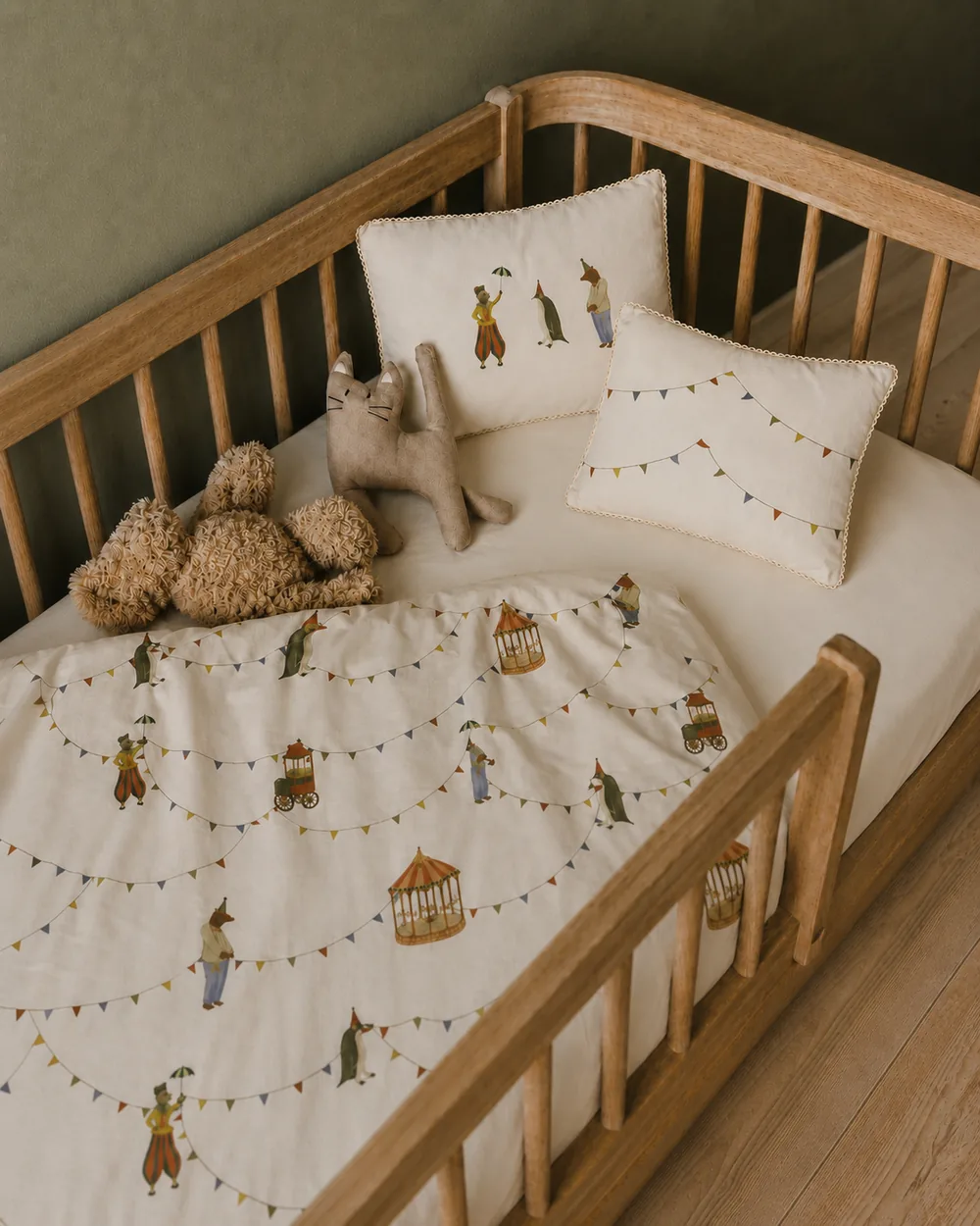 circus-crib-overhead