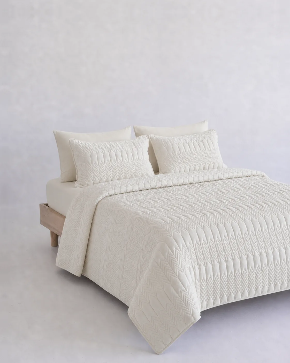kaj-ivory-white-bedding-output-01